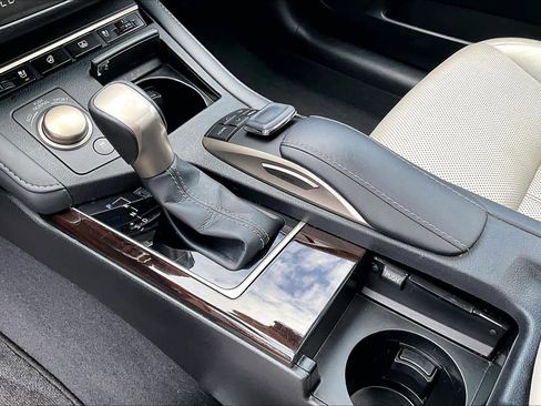 Used 2018 Lexus ES 350 w/ Ultra Luxury Package FWD image 17