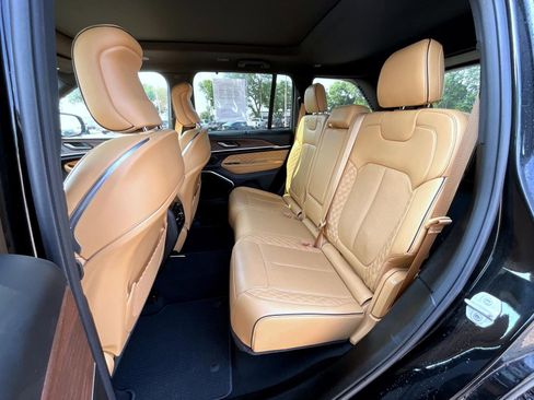 Used 2022 Jeep Grand Cherokee Summit w/ Luxury Tech Group V image 19