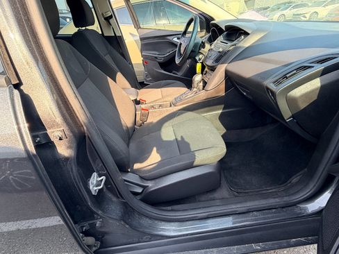 Used 2017 Ford Focus SE FWD image 21