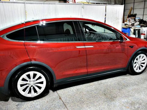 Used 2017 Tesla Model X 75D AWD/4WD image 7