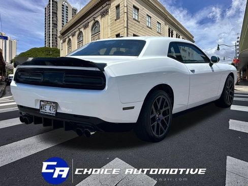 Used 2018 Dodge Challenger R/T RWD image 8