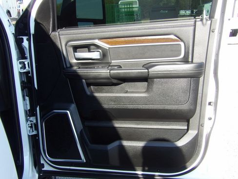 Used 2024 RAM 2500 Laramie AWD/4WD image 45