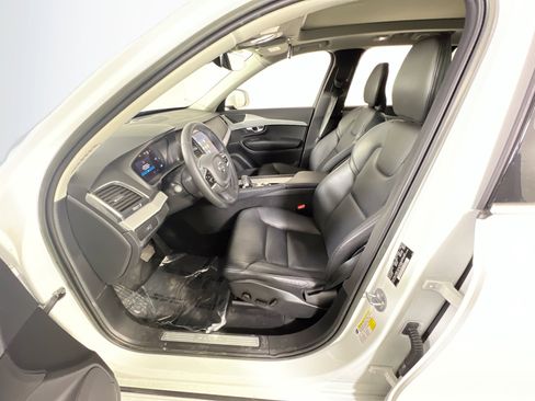 Used 2023 Volvo XC90 B5 Core w/ Protection Package Premier image 21