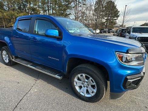 Used 2022 Chevrolet Colorado LT w/ LT Convenience Package image 5