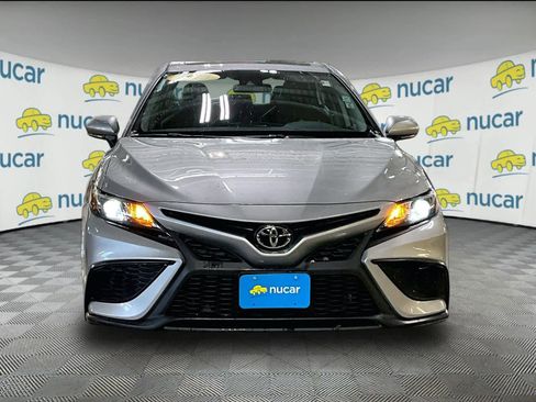 Used 2023 Toyota Camry SE image 2