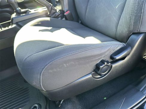 Used 2019 Toyota Tacoma TRD Sport image 20