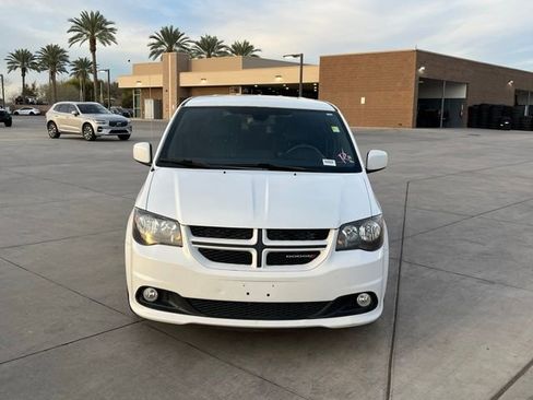 Used 2019 Dodge Grand Caravan GT image 3