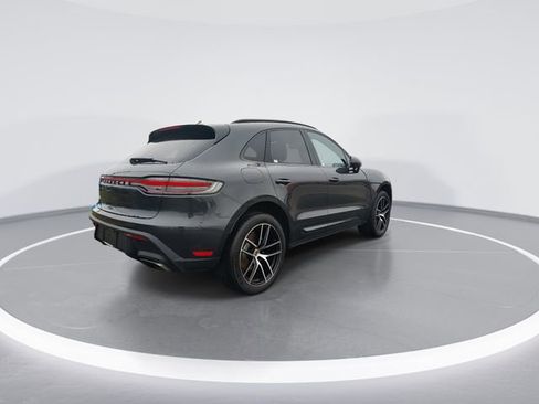 Used 2022 Porsche Macan image 8