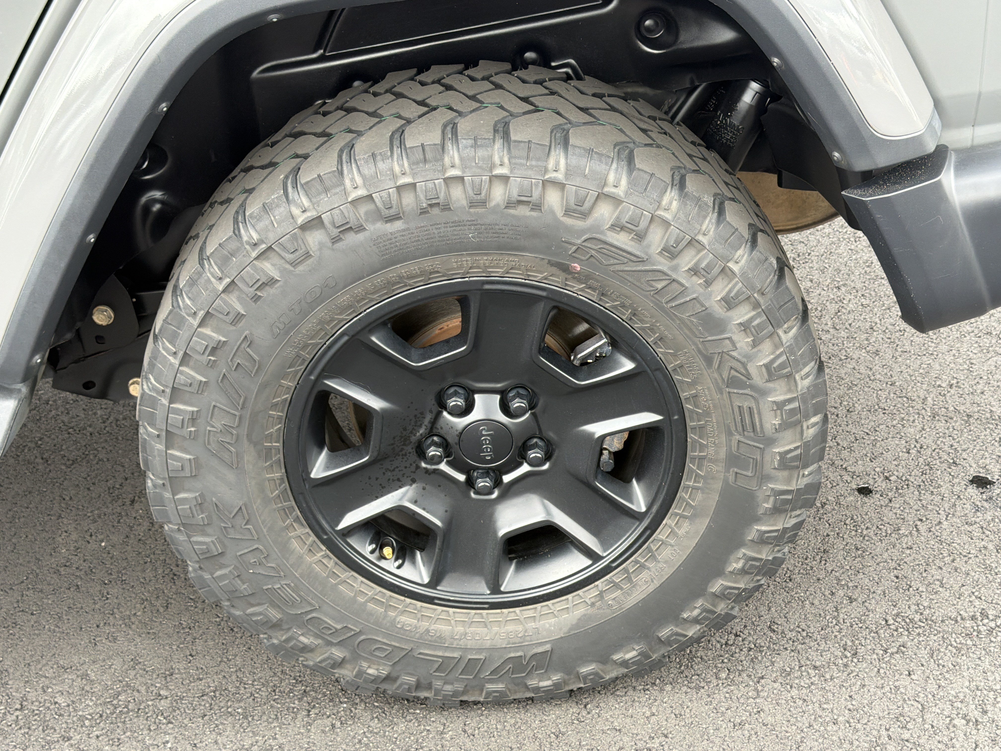Used 2018 Jeep Wrangler Unlimited Sahara AWD/4WD image 19
