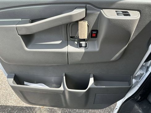 New 2025 Chevrolet Express 3500 Work Van w/ Power Convenience Package image 23