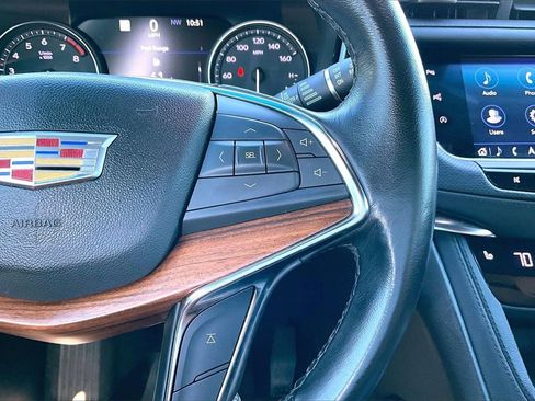 Used 2020 Cadillac XT5 Premium Luxury image 11