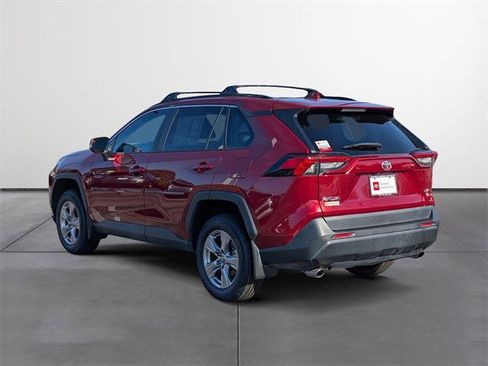 Used 2022 Toyota RAV4 XLE image 4