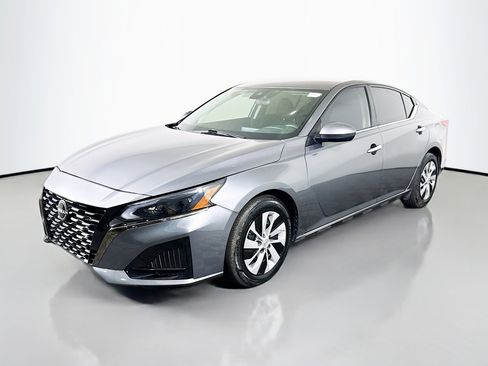 Used 2023 Nissan Altima 2.5 S FWD image 4