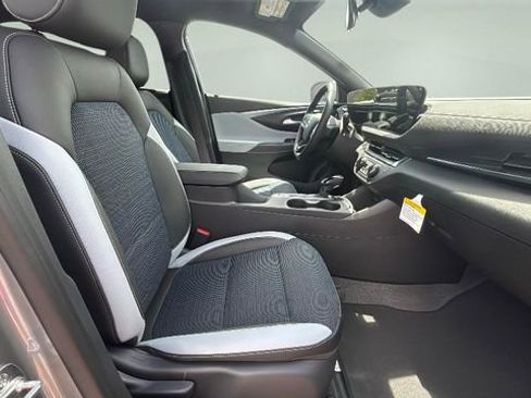 Used 2025 Buick Envista Preferred w/ Convenience I Package image 11