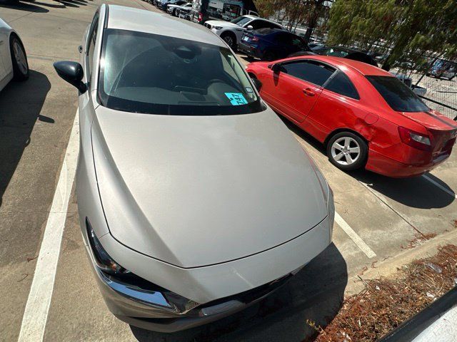 Used 2024 MAZDA MAZDA3 s FWD image 2