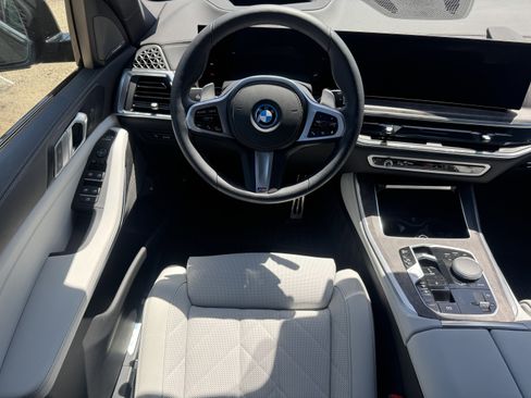 Used 2026 BMW X5 xDrive50e w/ M Sport Package AWD/4WD image 17