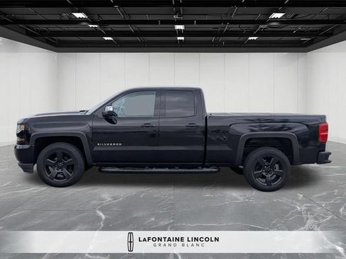 Used 2018 Chevrolet Silverado 1500 W/T w/ Black Out Edition AWD/4WD image 2
