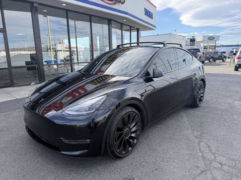 Used 2022 Tesla Model Y Performance AWD/4WD image 3