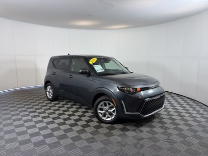 Used 2025 Kia Soul LX w/ LX Technology Package