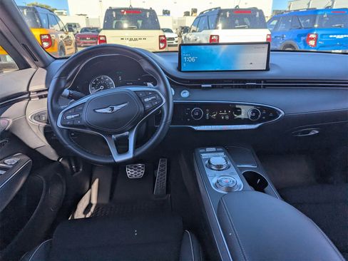 Used 2025 Genesis GV70 3.5T Sport image 15