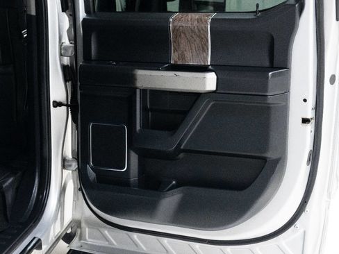 Used 2019 Ford F250 Lariat image 24