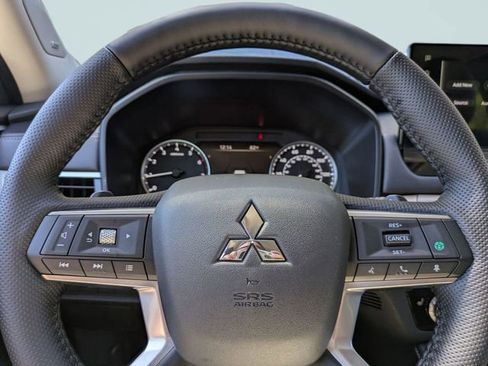 New 2026 Mitsubishi Outlander ES FWD image 31
