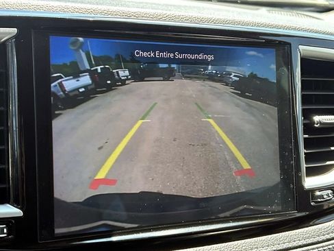 Used 2022 Chrysler Pacifica Touring-L FWD image 31