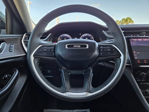 Used 2024 Jeep Grand Cherokee L Limited w/ Luxury Tech Group II RWD image 48