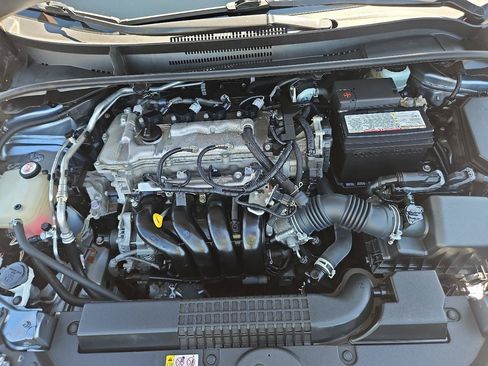 Used 2021 Toyota Corolla LE FWD image 35