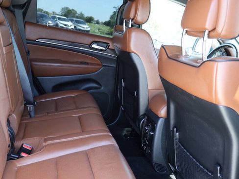 Used 2020 Jeep Grand Cherokee Overland AWD/4WD image 16