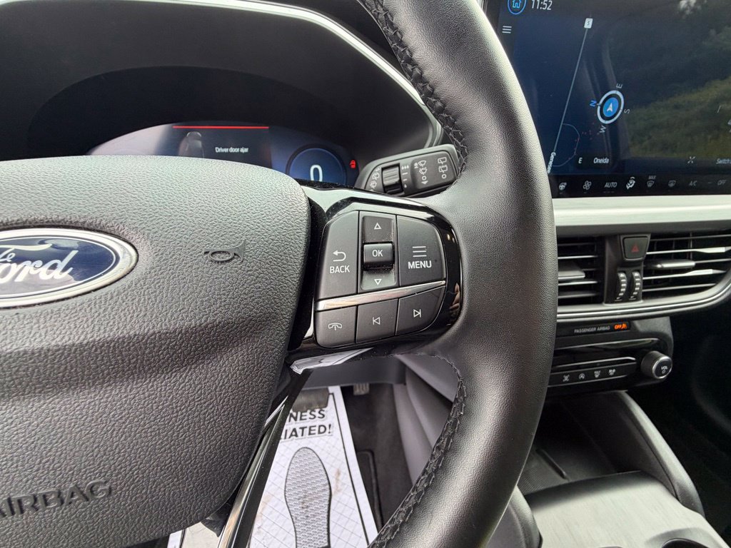 Certified 2025 Ford Escape Platinum AWD/4WD image 41