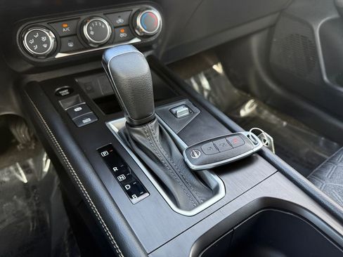 Certified 2025 Nissan Kicks SV image 30