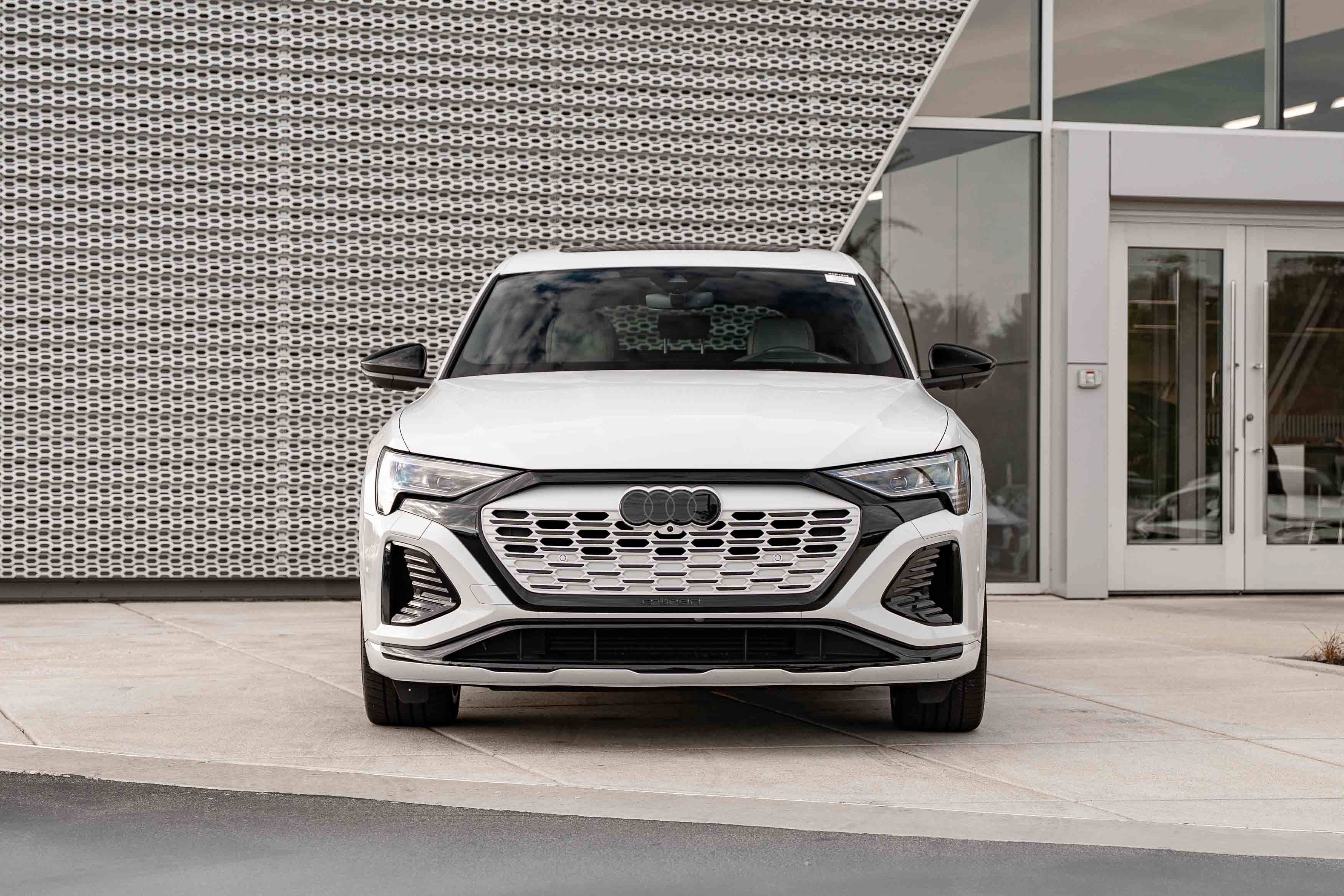 Certified 2024 Audi Q8 e-tron Prestige w/ Prestige Package AWD/4WD image 34