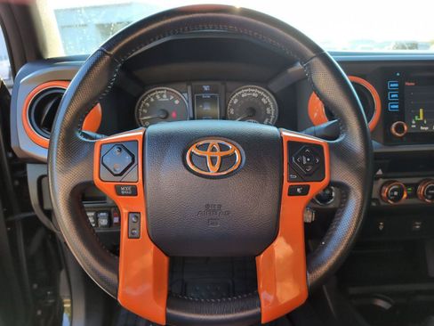 Used 2017 Toyota Tacoma TRD Off-Road w/ Tow Package (A/T) AWD/4WD image 26