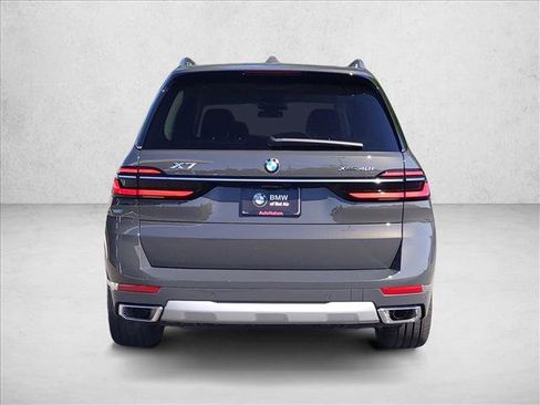 Used 2026 BMW X7 xDrive40i w/ Premium Package image 8