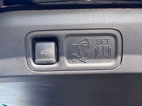 Used 2019 Ford Expedition Limited w/ Equipment Group 302A AWD/4WD image 48