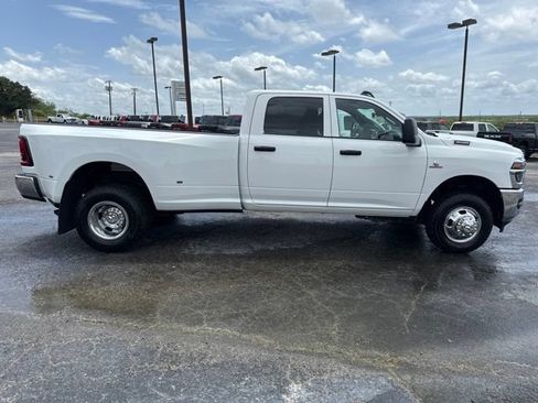 Used 2026 RAM 3500 Tradesman w/ Chrome Appearance Group A AWD/4WD image 12