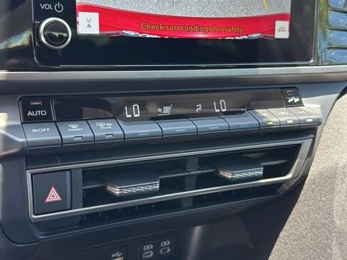 Used 2025 Toyota Camry LE w/ Convenience Package image 27