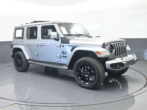 Used 2021 Jeep Wrangler Unlimited Sahara AWD/4WD image 8