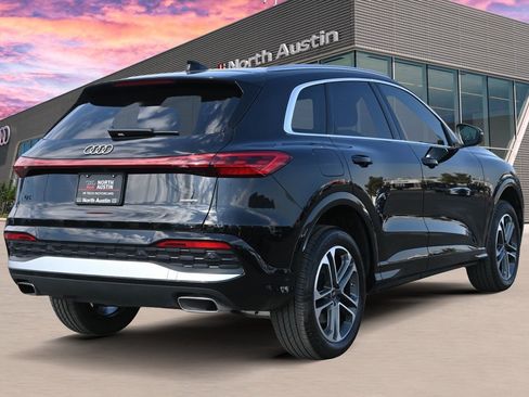 Certified 2025 Audi Q5 Premium w/ Convenience Package AWD/4WD image 3
