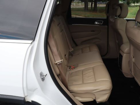 Used 2016 Jeep Grand Cherokee Limited AWD/4WD image 21