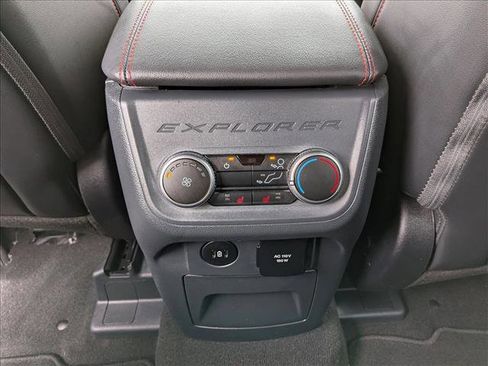 Used 2025 Ford Explorer ST AWD/4WD image 18