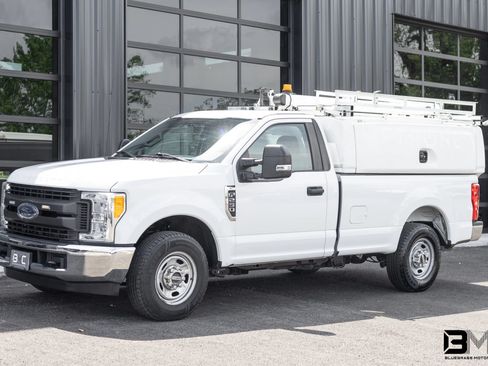 Used 2017 Ford F250 XL w/ Power Equipment Group RWD image 2