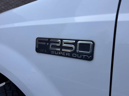 Used 2001 Ford F250 XL image 23