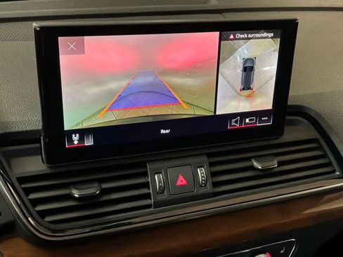 Used 2023 Audi Q5 2.0T Premium Plus w/ Premium Plus Package image 2