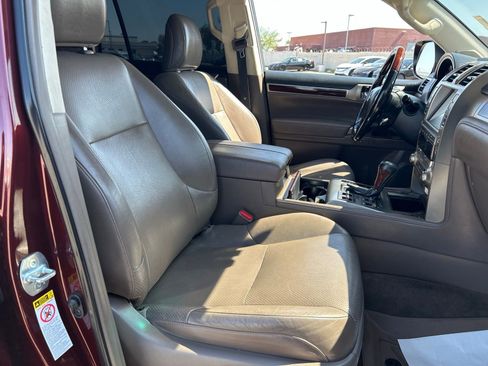 Used 2017 Lexus GX 460 Luxury AWD/4WD image 11