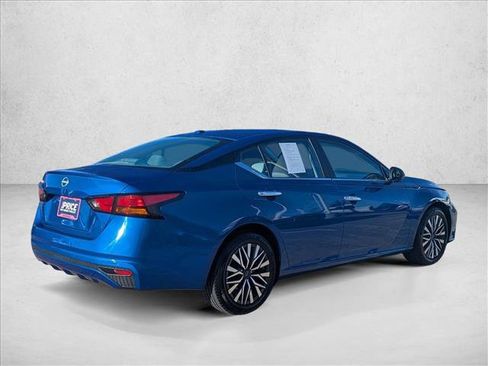 Used 2025 Nissan Altima 2.5 SV image 5