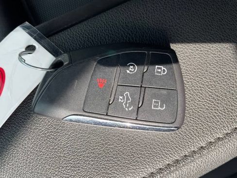 Used 2022 Chevrolet Silverado 1500 LT AWD/4WD image 25