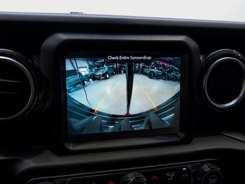 Used 2022 Jeep Wrangler Unlimited Sahara AWD/4WD image 53
