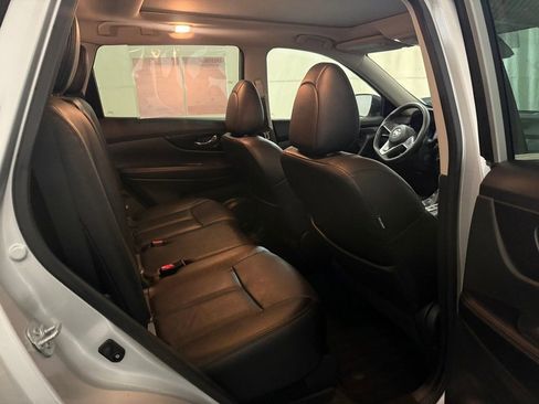 Used 2017 Nissan Rogue SL w/ SL Premium Package image 29